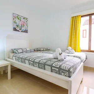  Villa Rentaliday Garden