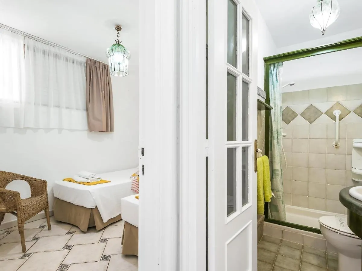 231 Parque Santiago 2 Bedroom 2 Bathroom, Wifi Playa de las Americas  0*, Playa de las Americas (Tenerife)